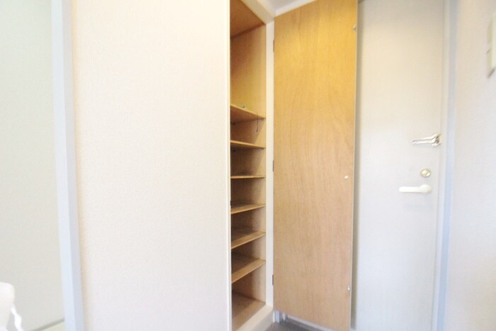 靴箱 テック原ビル