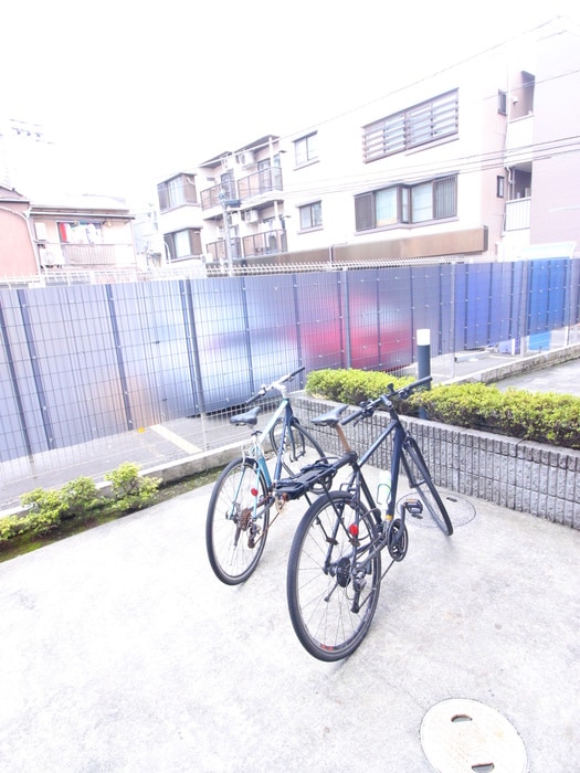 駐輪場 ＥＸＩＶ西荻