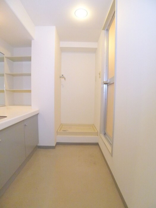 洗濯機置場 サンパセオ新柏E号棟（806）