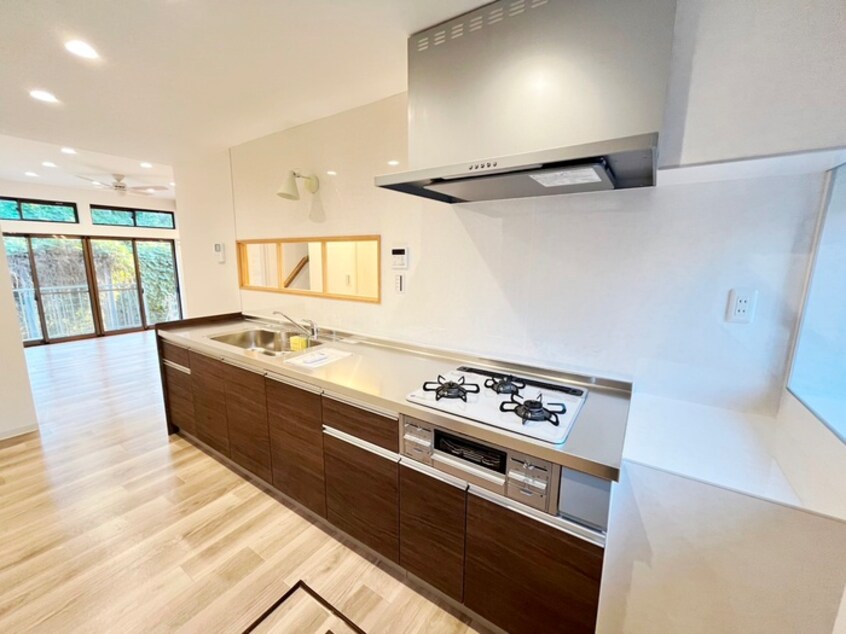 キッチン 瀬谷区阿久和南1丁目戸建