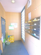 エントランス部分 モ－タ－ハウスオカモト