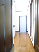 廊下 モ－タ－ハウスオカモト