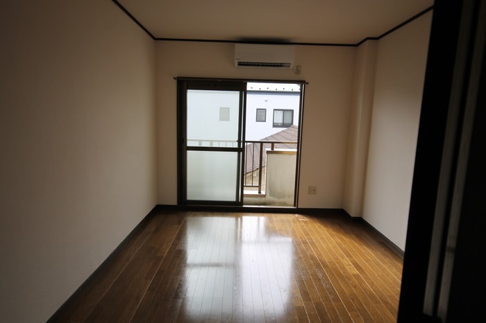 居室 モ－タ－ハウスオカモト