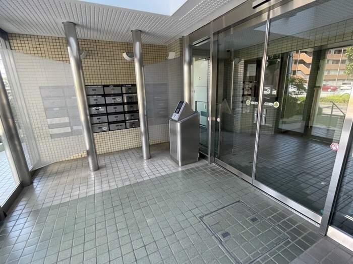 エントランス部分 エクレール東川口（707）