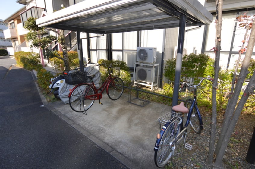 駐輪場 ツインハイツB棟