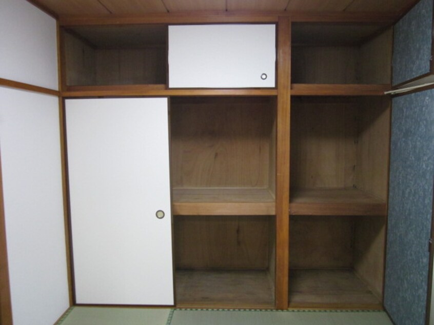 収納 カミヤ荘