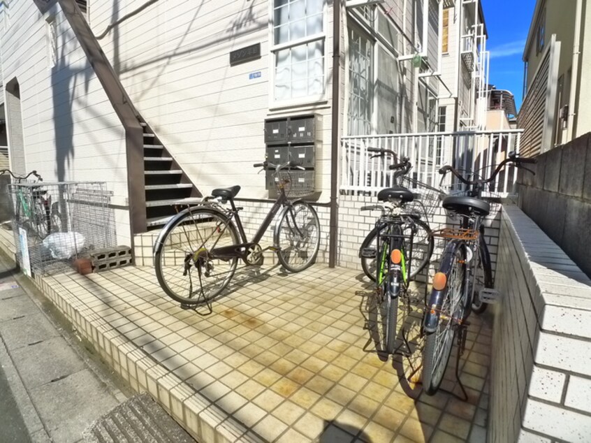 駐輪場 メゾン平田