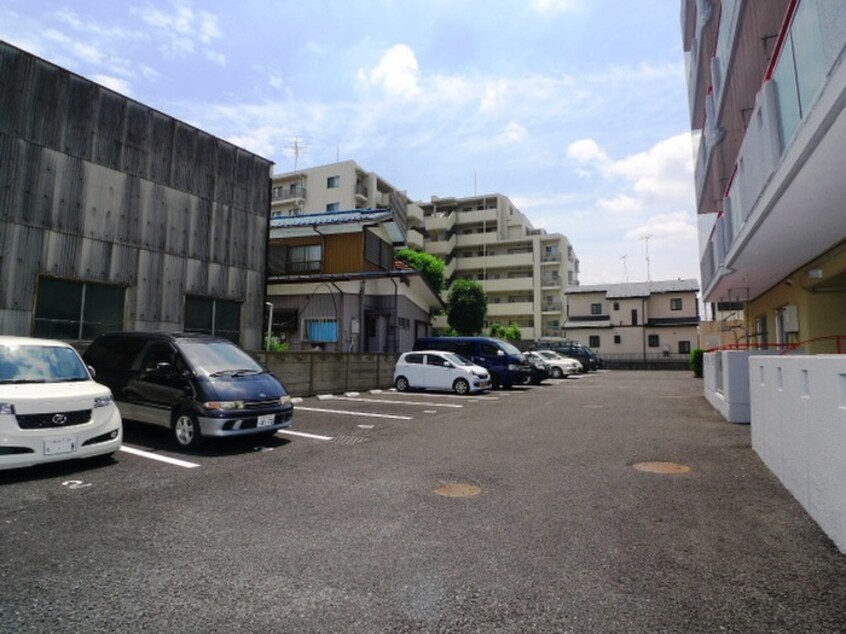 駐車場 グランドヒルズ