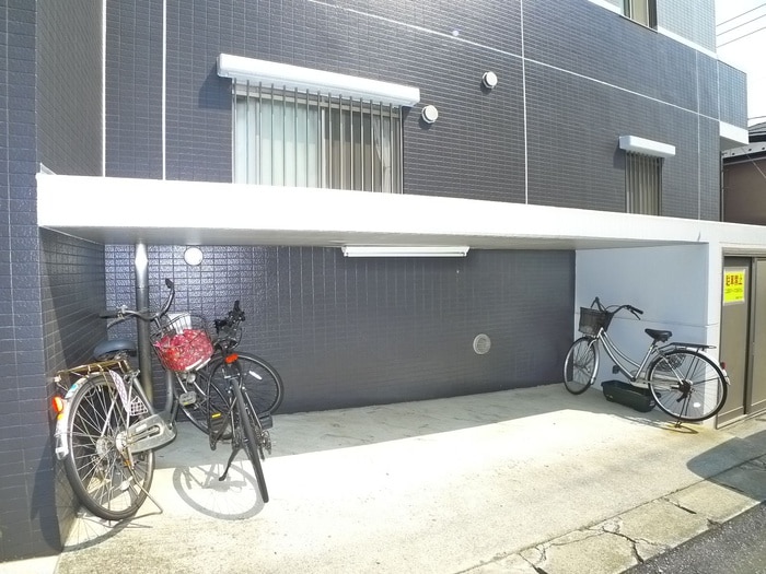 駐輪場 アリビオ