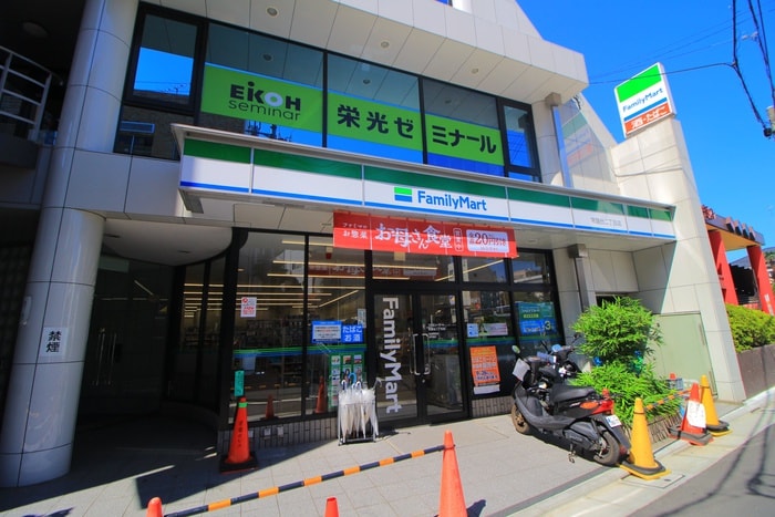 ファミリーマート常盤台2丁目店(コンビニ)まで50m ソライエ　アイル　ときわ台