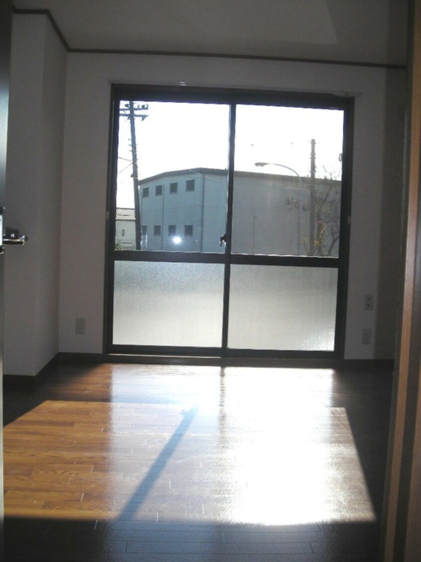 居室 シャトレ－トミ－