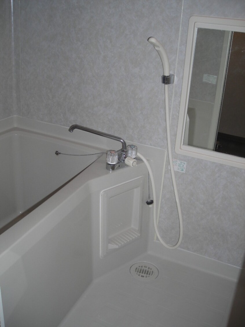 バス／シャワールーム等 シャトレ－トミ－