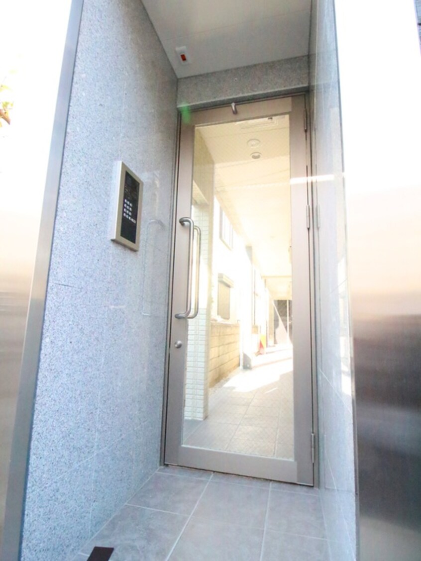 エントランス部分 ＣＲＥＳＴ