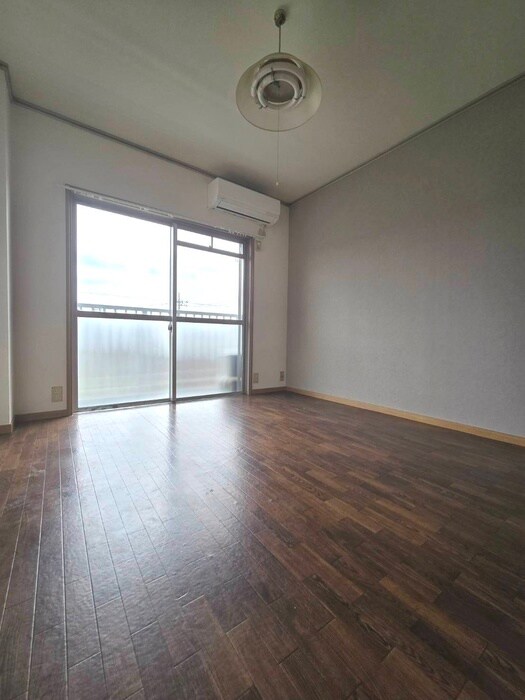 居室 エステ－トロイヤル