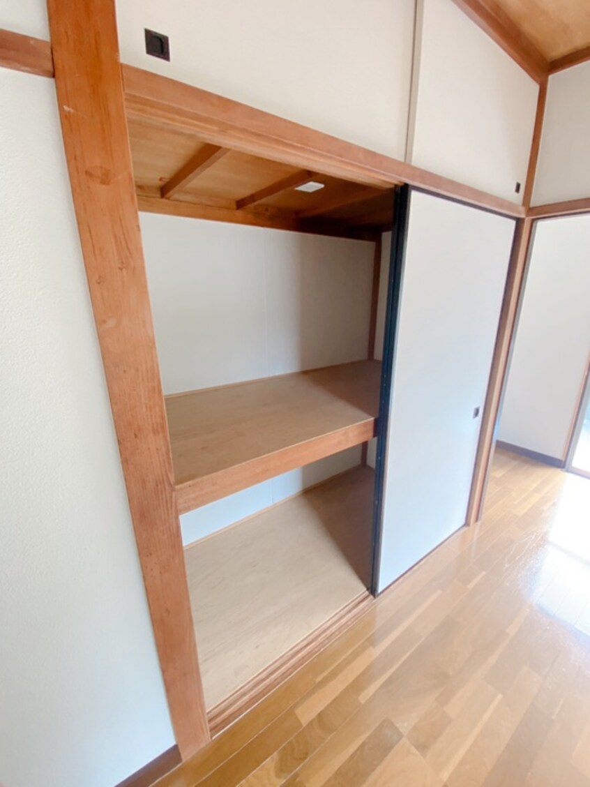 収納 パインクレスト