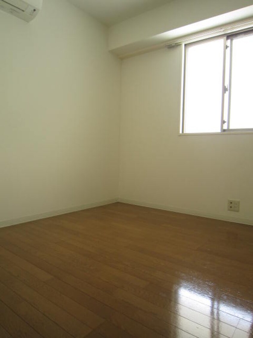 居室 ＬＡＮＡＩ　ＣＯＵＲＴ２５