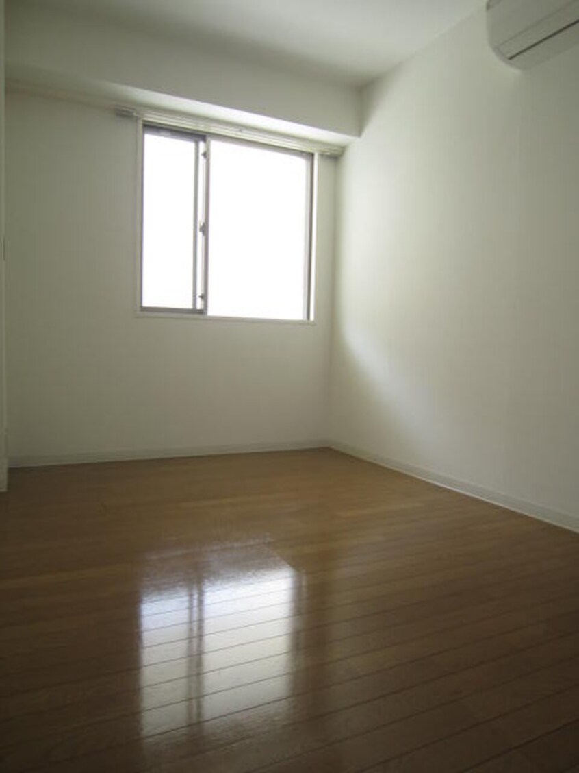 居室 ＬＡＮＡＩ　ＣＯＵＲＴ２５