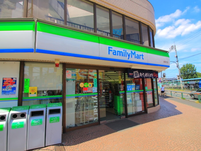 ファミリーマート(コンビニ)まで216m パルティール茂呂