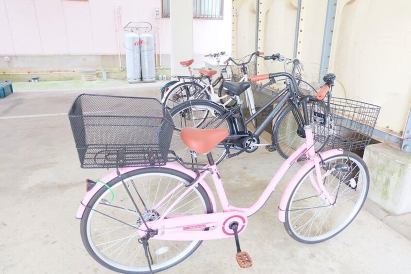 駐輪場 フォ－シ－ズン