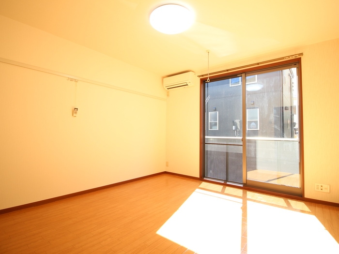 居室 エクレ－ル新川崎