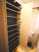 玄関 ル－ミ－元町