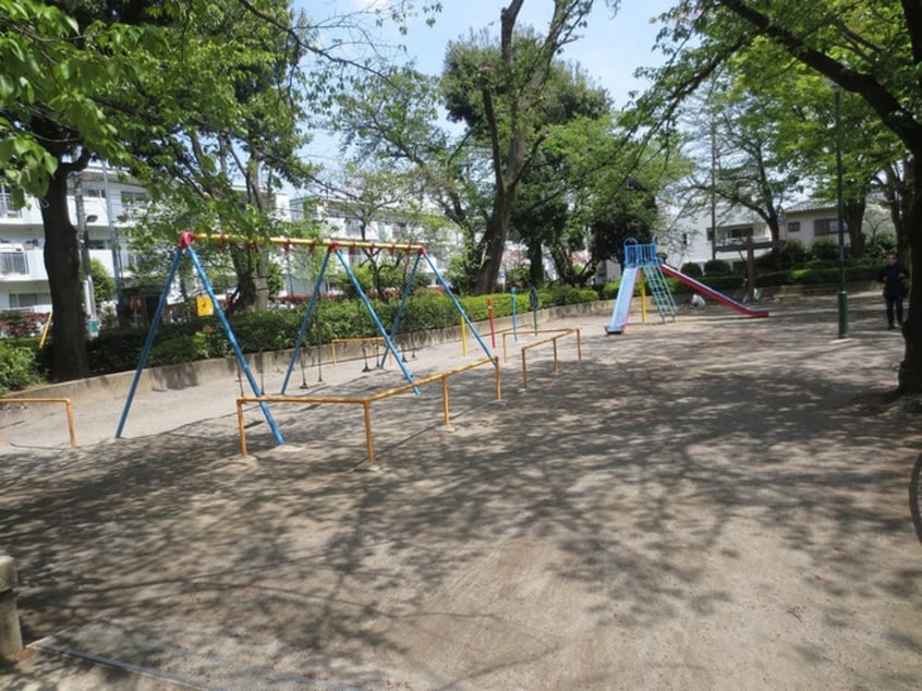 府中公園(公園)まで700m コワフ－ル