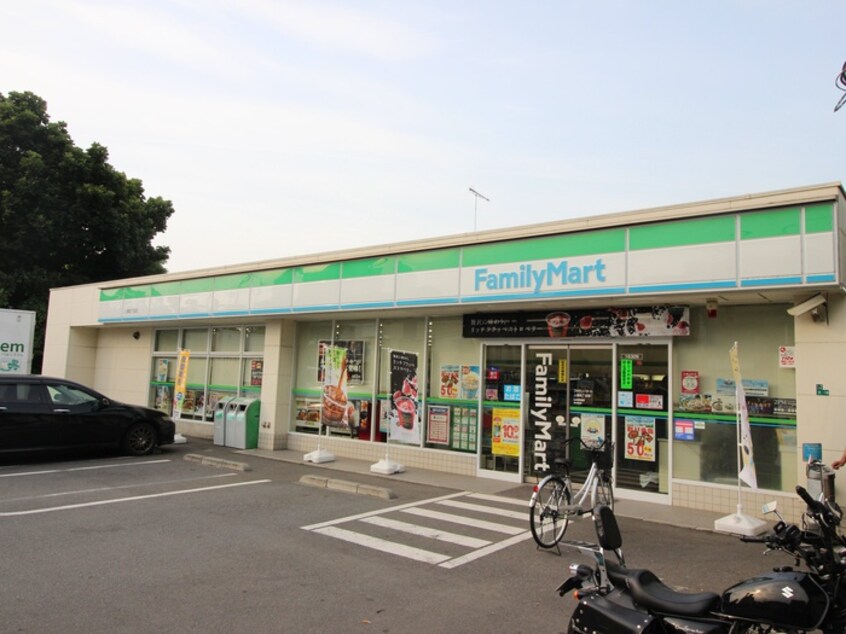 ファミリーマート相模原上溝店(コンビニ)まで331m エステート会沢