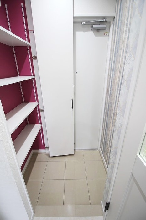 玄関 コワン・ド・カルキス