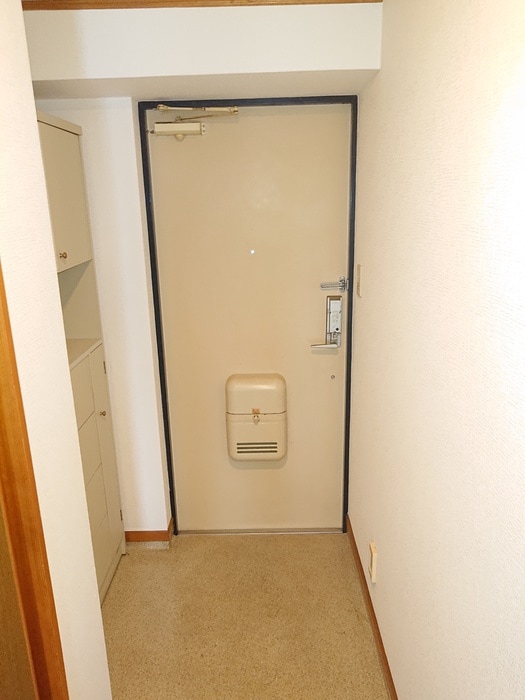 玄関 ロイヤルマリ－ンハイム