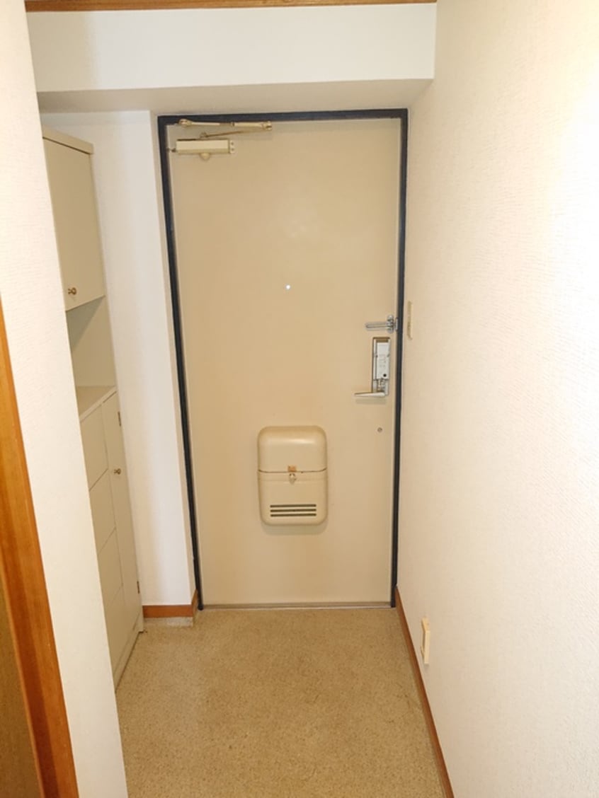 玄関 ロイヤルマリ－ンハイム