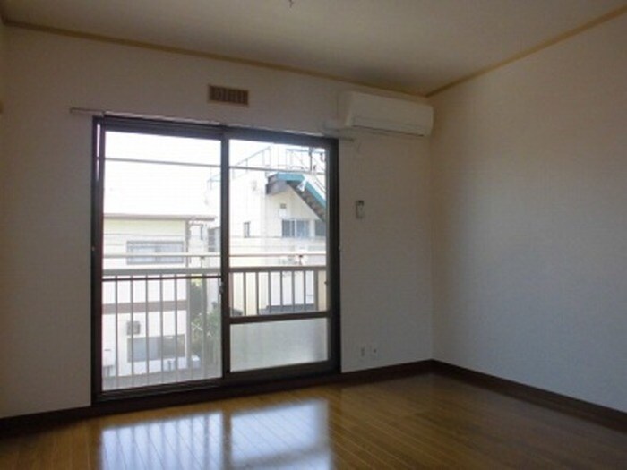 居室 アーバン中山