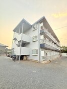 メゾンリバーサイドの外観