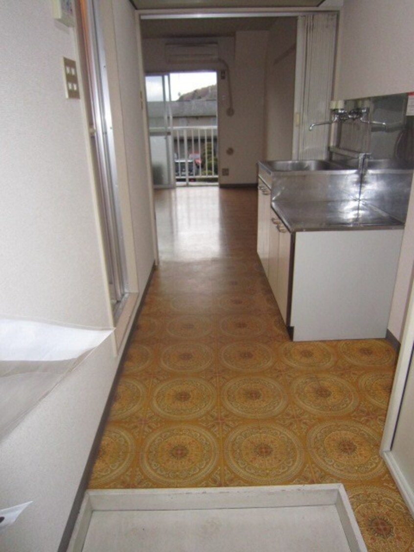 廊下 メゾンリバーサイド