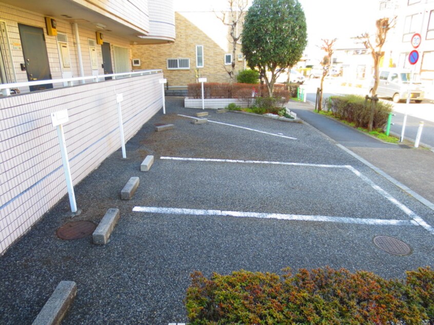 駐車場 ＦＩＮＥ　ＬＩＦＥ赤塚