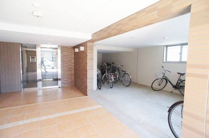 エントランス部分 サニ－フラット