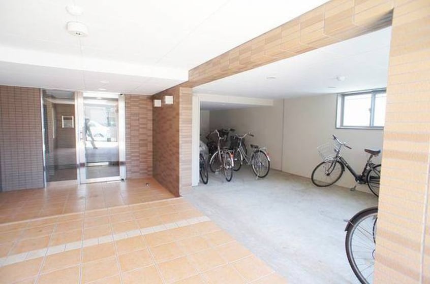 エントランス部分 サニ－フラット