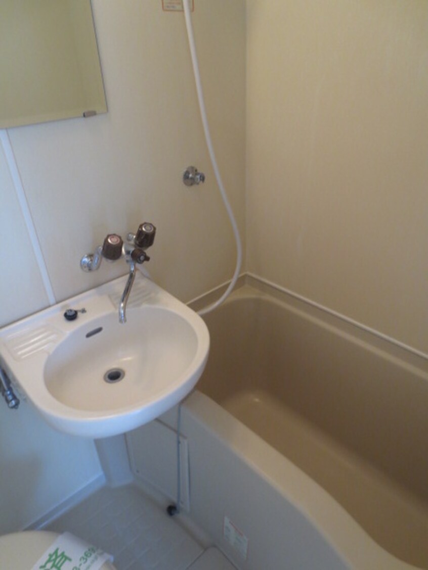 バス／シャワールーム等 シャガ－ル