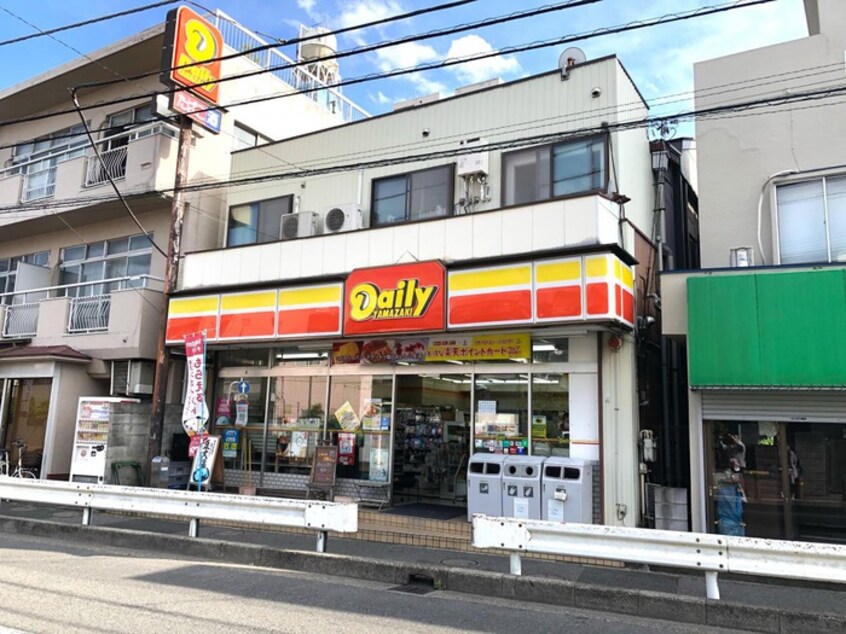 デイリーヤマザキ(コンビニ)まで128m セレナイト川口