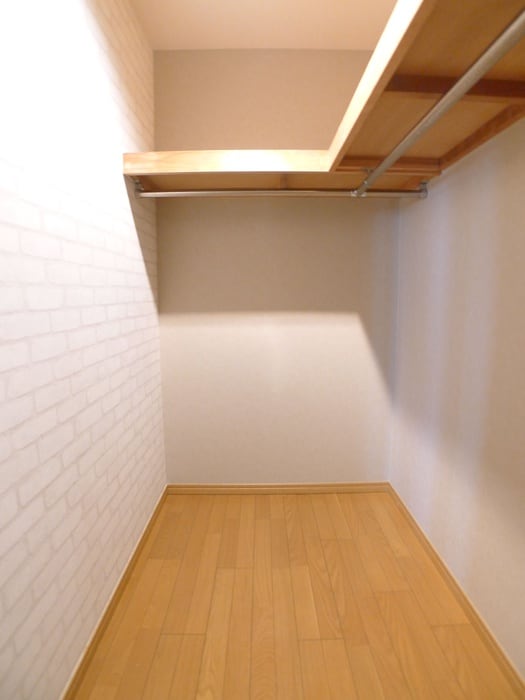 収納 パインクレスト竹内