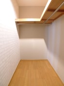 収納 パインクレスト竹内