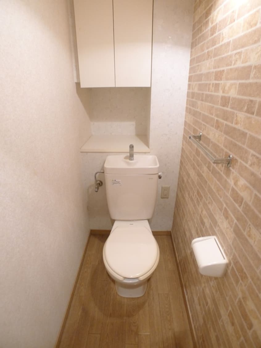 トイレ パインクレスト竹内