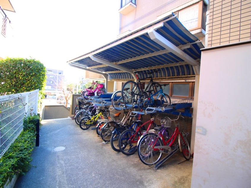 駐輪場 エクセレント北山田