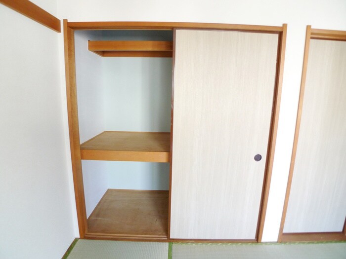 収納 フラワ－ハイツ