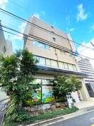朝日ビルの外観