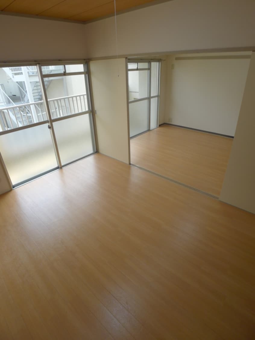 居室 朝日ビル