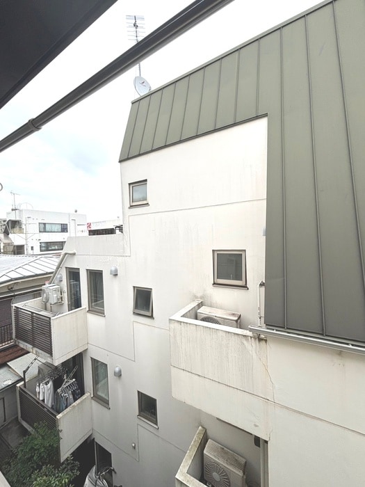 室内からの展望 アルバトロス西永福