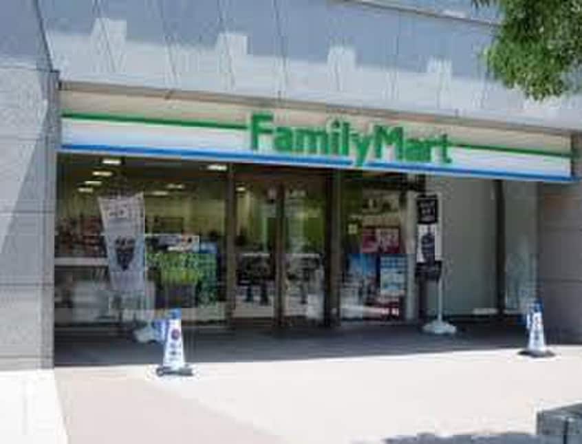 ﾌｧﾐﾘｰﾏｰﾄ朝日生命代田橋ﾋﾞﾙ店(コンビニ)まで97m Blanc Court 代田橋