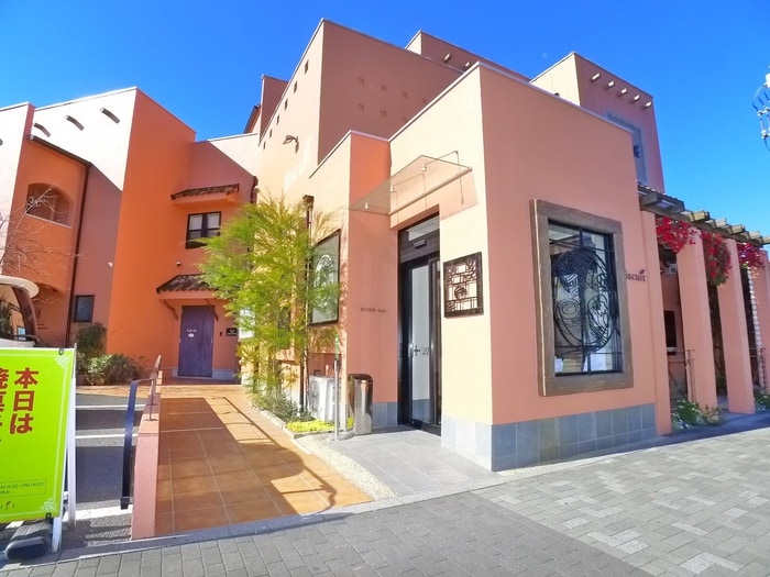 ビスキュイ(お菓子屋)(カフェ)まで319m ＡＺＥＳＴ柴又