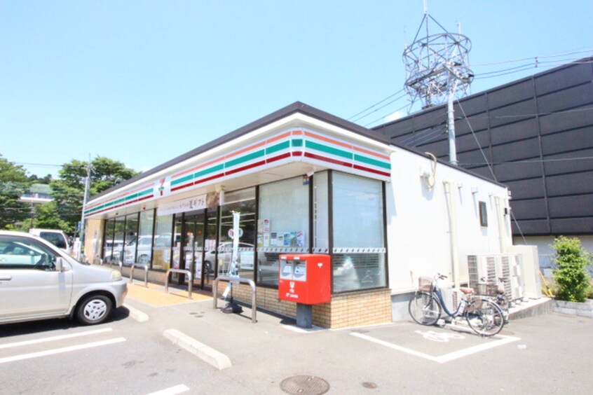 セブンレイブン　八王子由木中央店(コンビニ)まで413m アヴァンセ南大沢