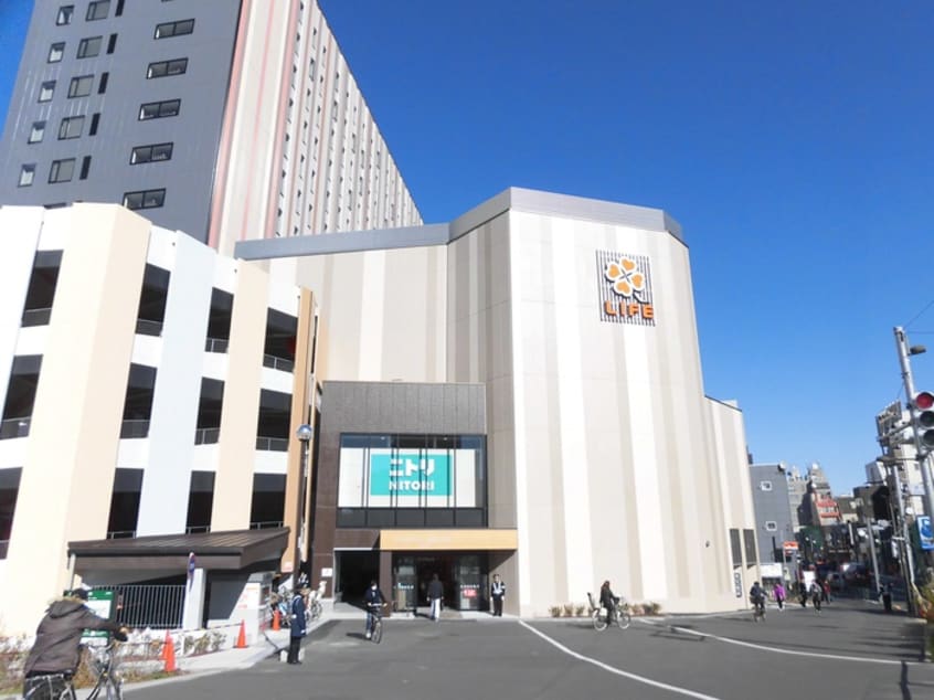 ライフ(スーパー)まで377m Ｐａｎａｃｈｅ